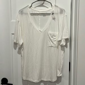 American Eagle Soft Tee Vneck